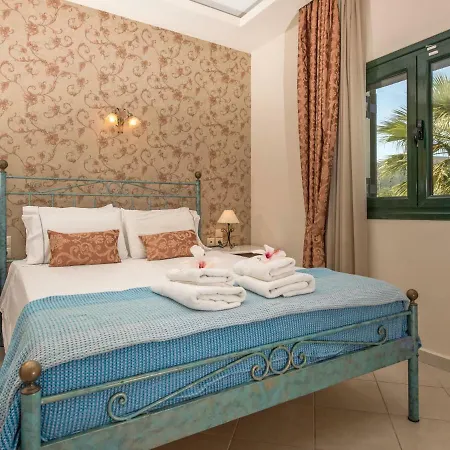 Holiday Deluxe With Private Pool Lithakia